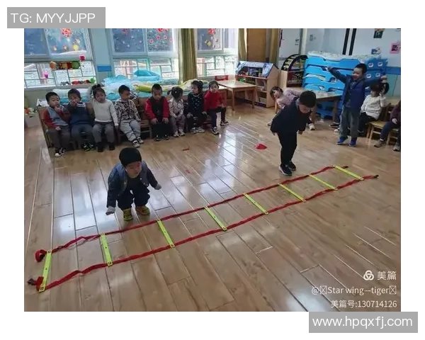 少儿足球规则详解与实用技巧助力孩子快乐成长与团队合作 少儿足球规则详解与实用技巧助力孩子快乐成长与团队合作